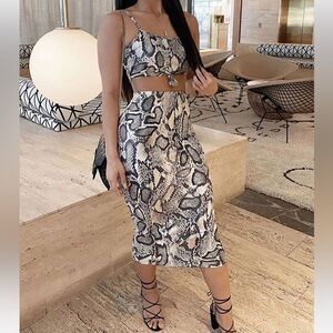 Queen Cobra Skirt Set - Taupe/Combo